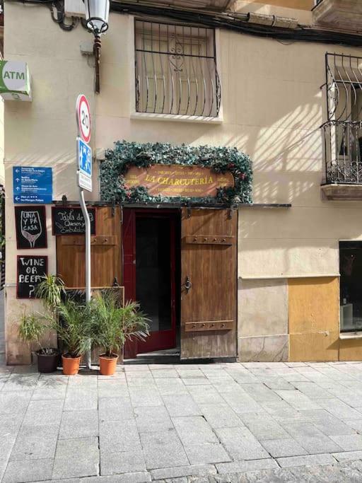 Charming & Spacious Apartment In Historic Centre & Short Walk To Beach Alicante Exteriér fotografie